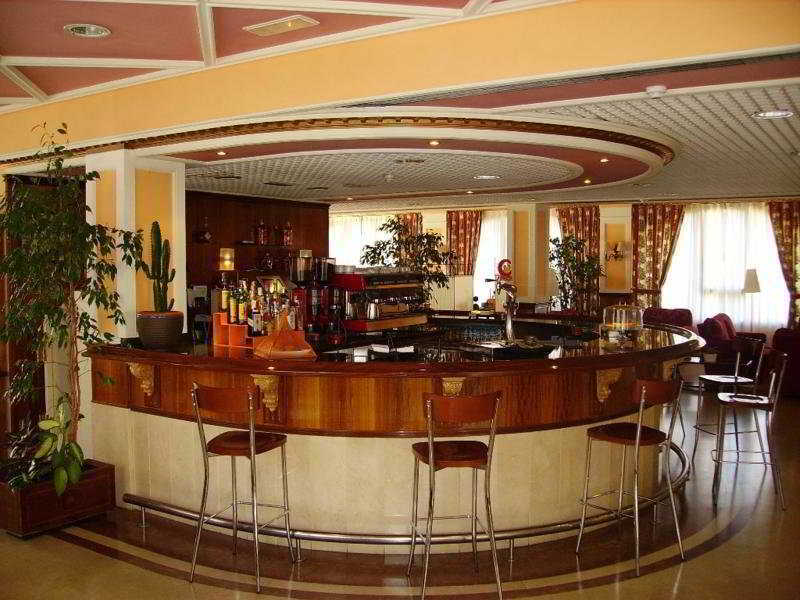 Tryp Bilbao Sondika Hotel Restaurant bilde